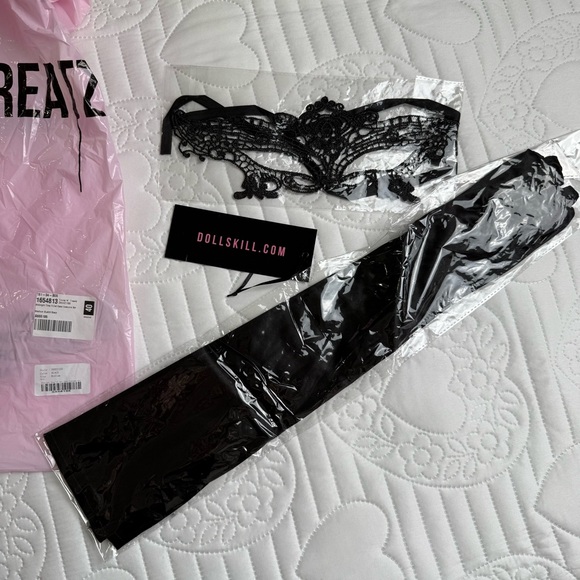 Dollskill Marie Antoinette Black They'll Eat Cake Costume Dress Set Medium - Picture 6 of 8